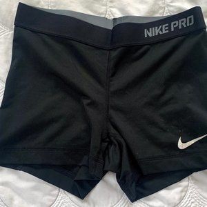 {Nike} Pro Dri-fit shorts (S)
